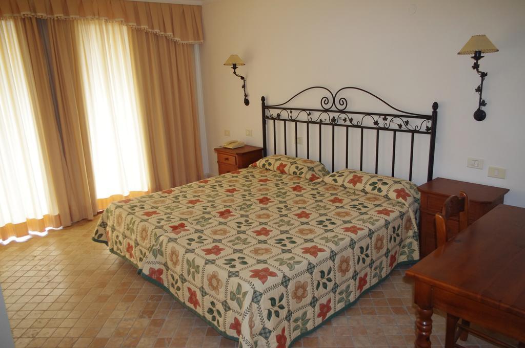 Apartamentos Playa De Los Roques Los Realejos Eksteriør billede
